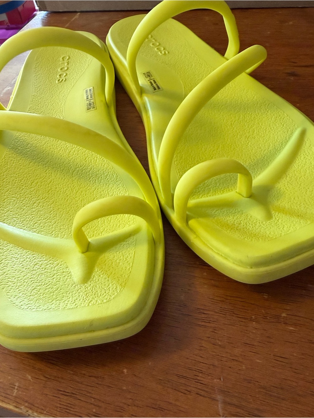 🩴Crocs Toe Loop Sandals - Picture 2 of 5